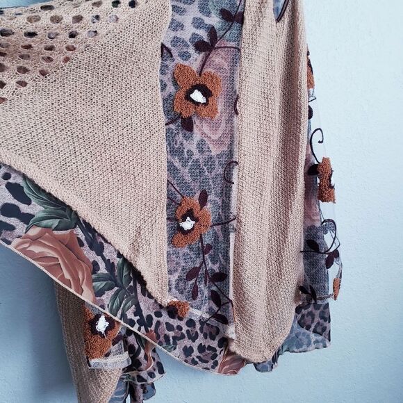 Anis A Artsy Leopard Print Sheer Embroidered Panel Flowy Knit Cardigan - Picture 3 of 8